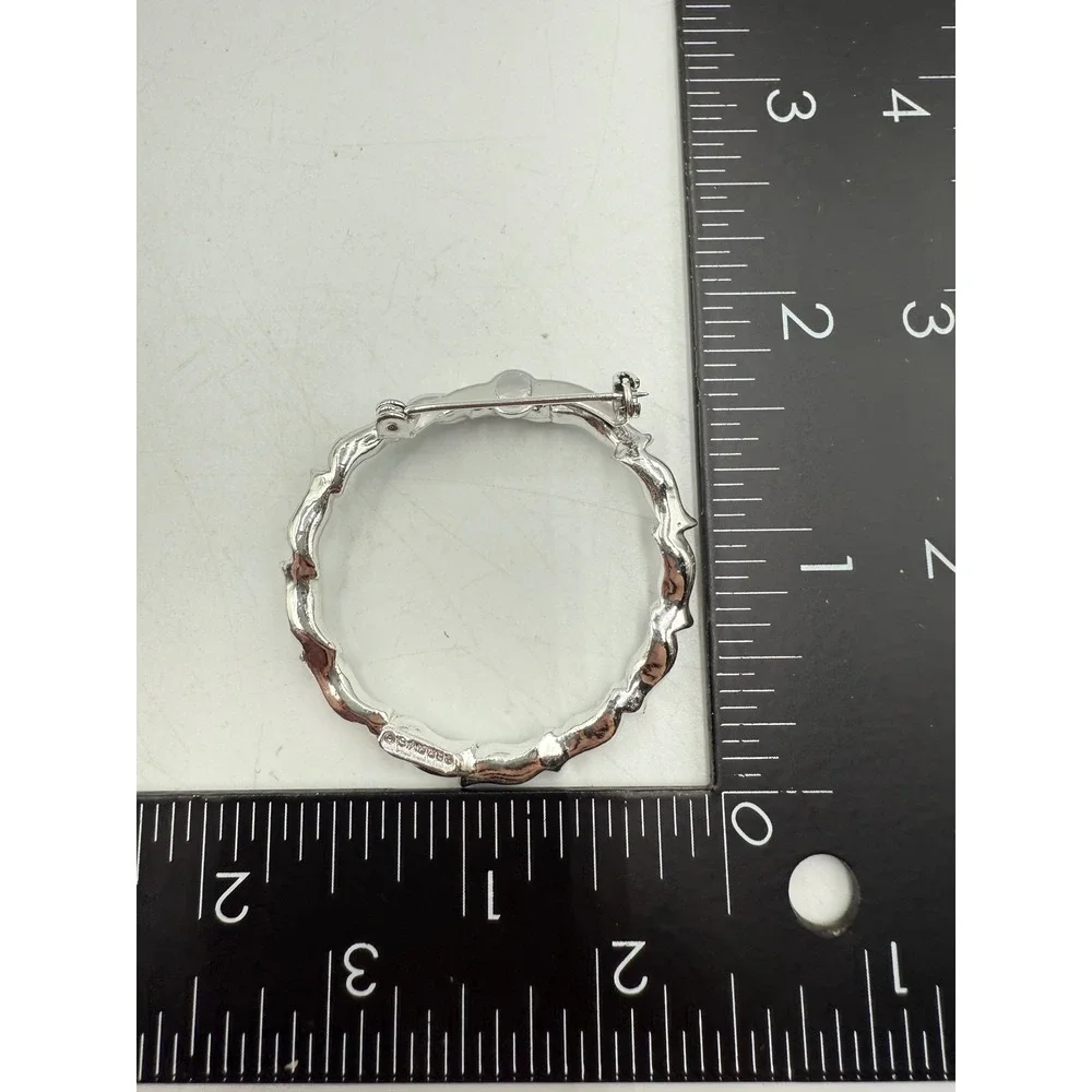 Gerrys Vintage Silver Tone Textured Wreath Circle Brooch Pin Costume Jewelry‎